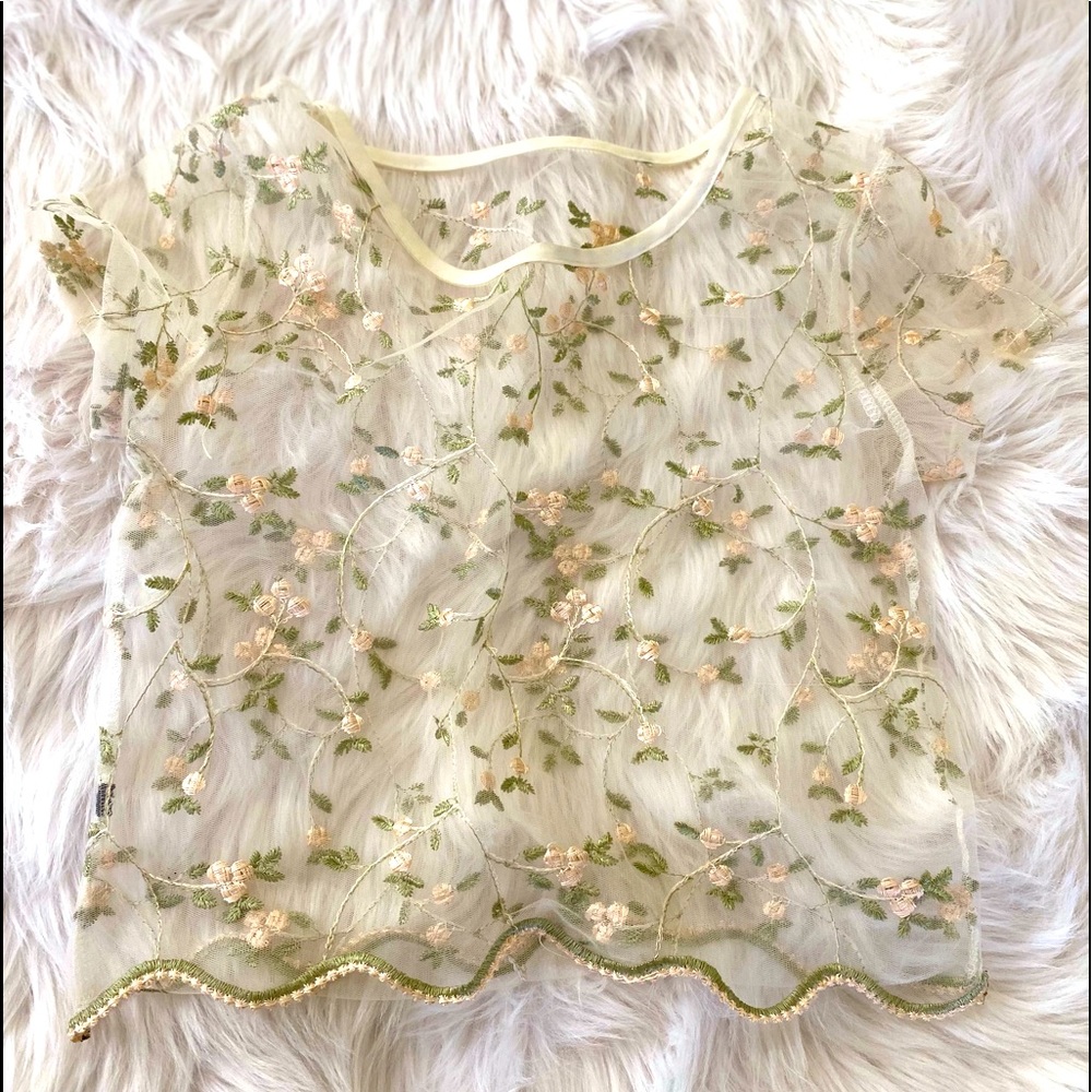 Beautiful crop top!!